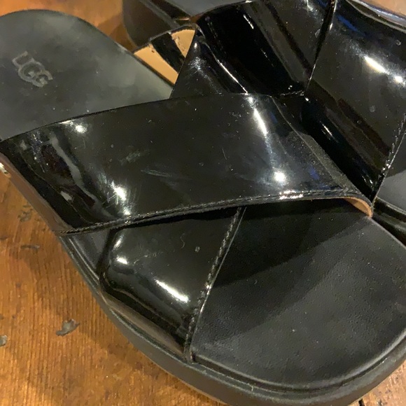 UGG patent leather black slides - Picture 2 of 4